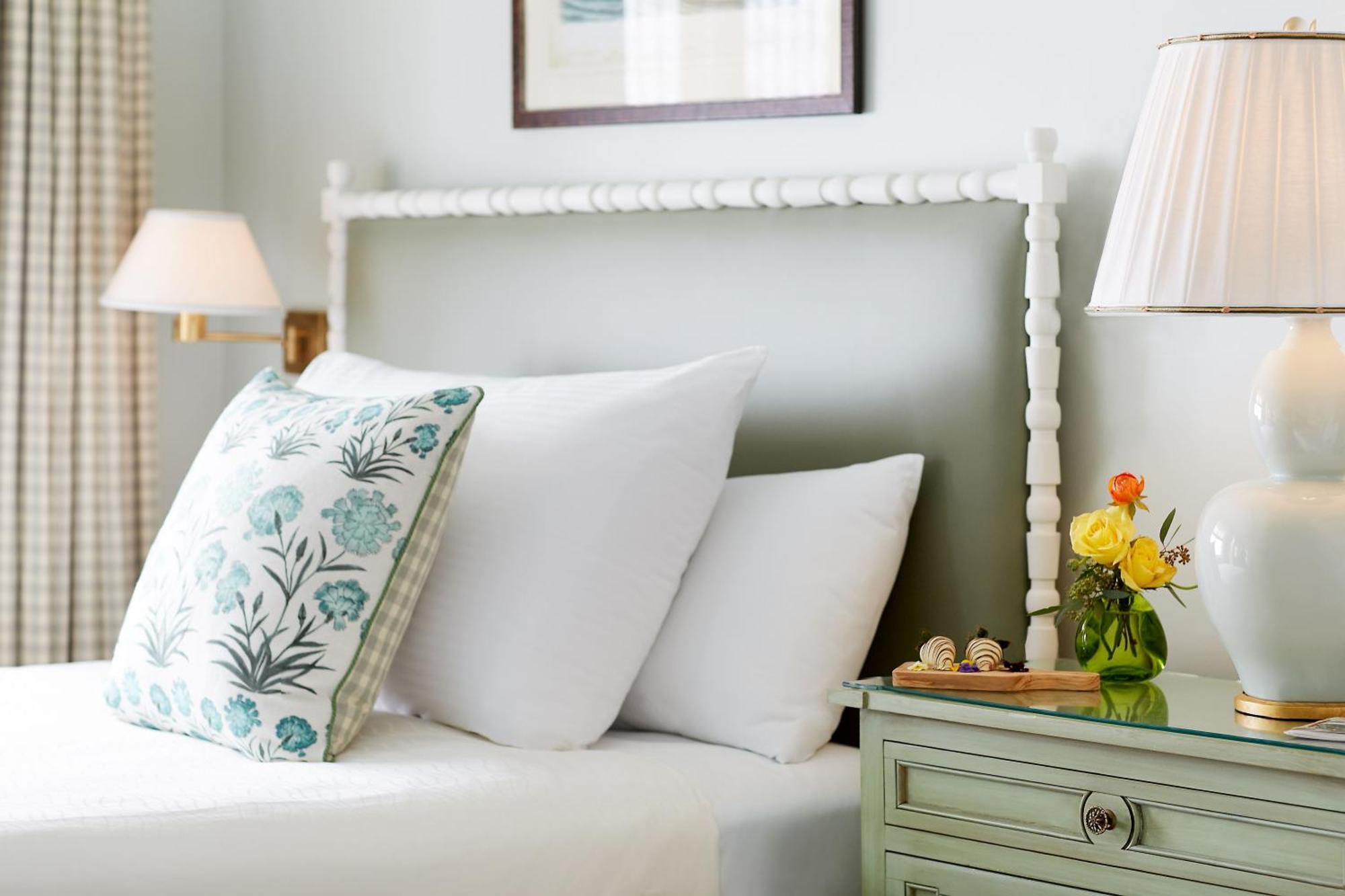 Lake Austin Spa Resort Room photo