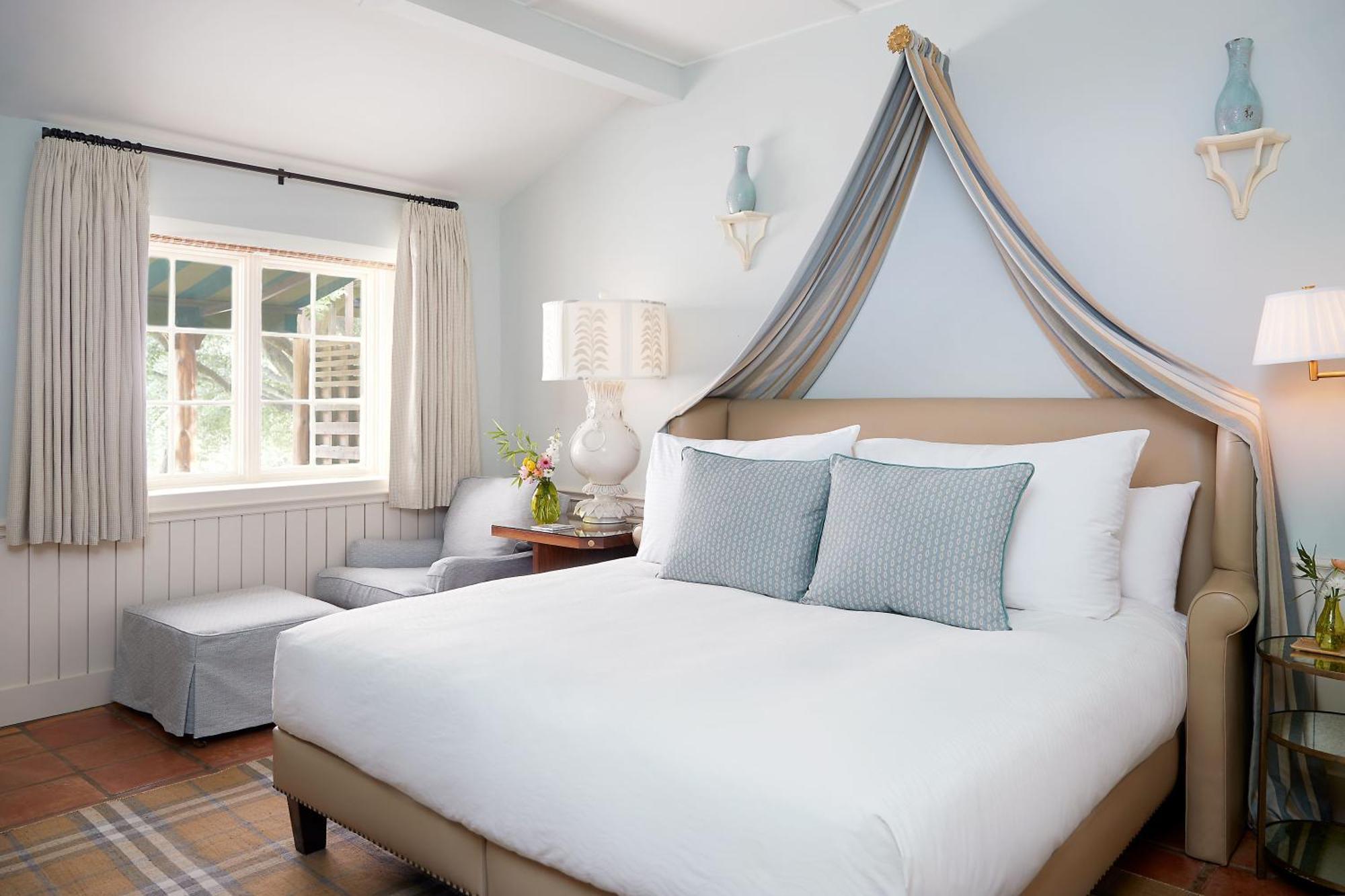 Lake Austin Spa Resort Room photo