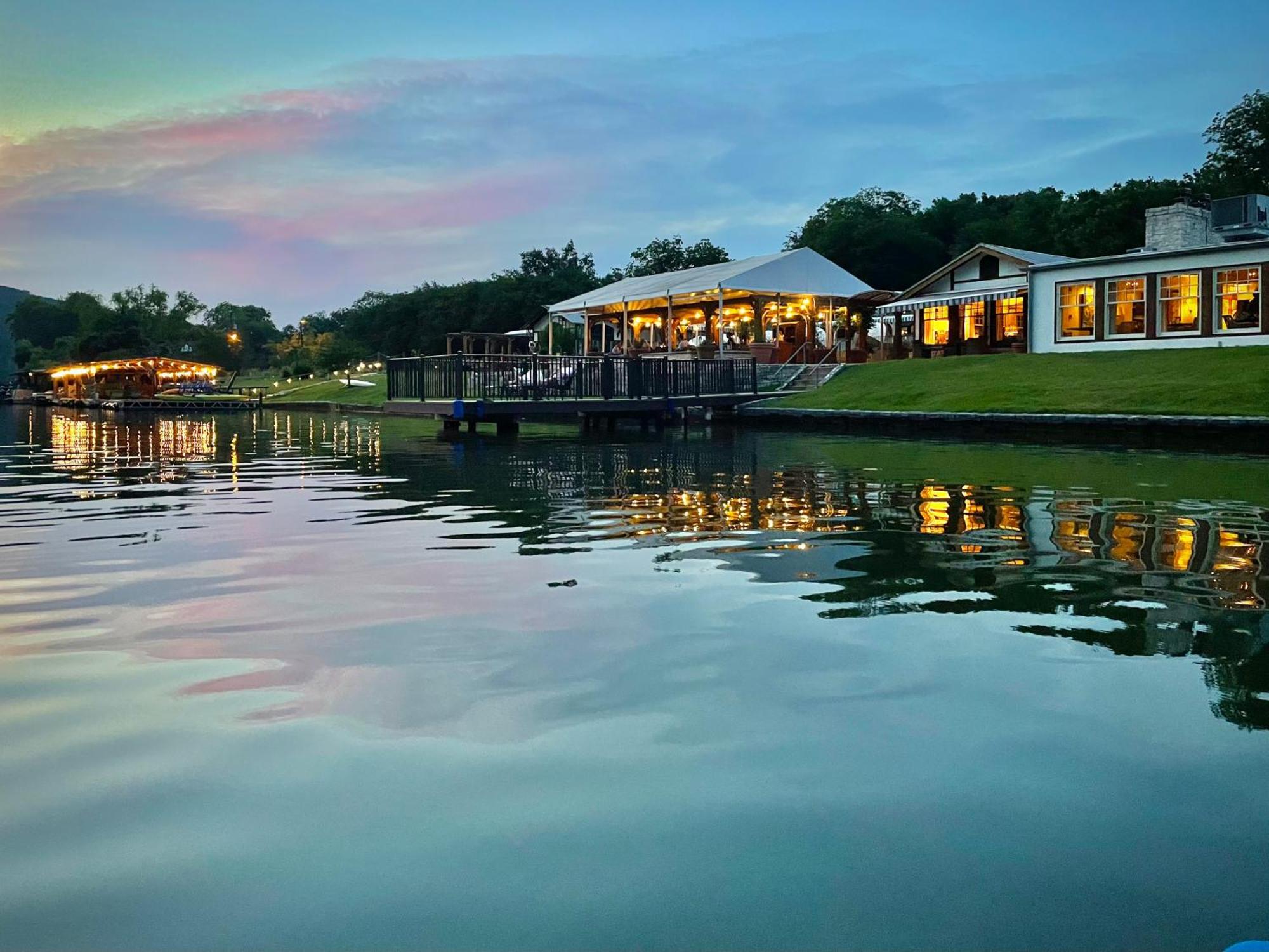 Lake Austin Spa Resort Exterior photo